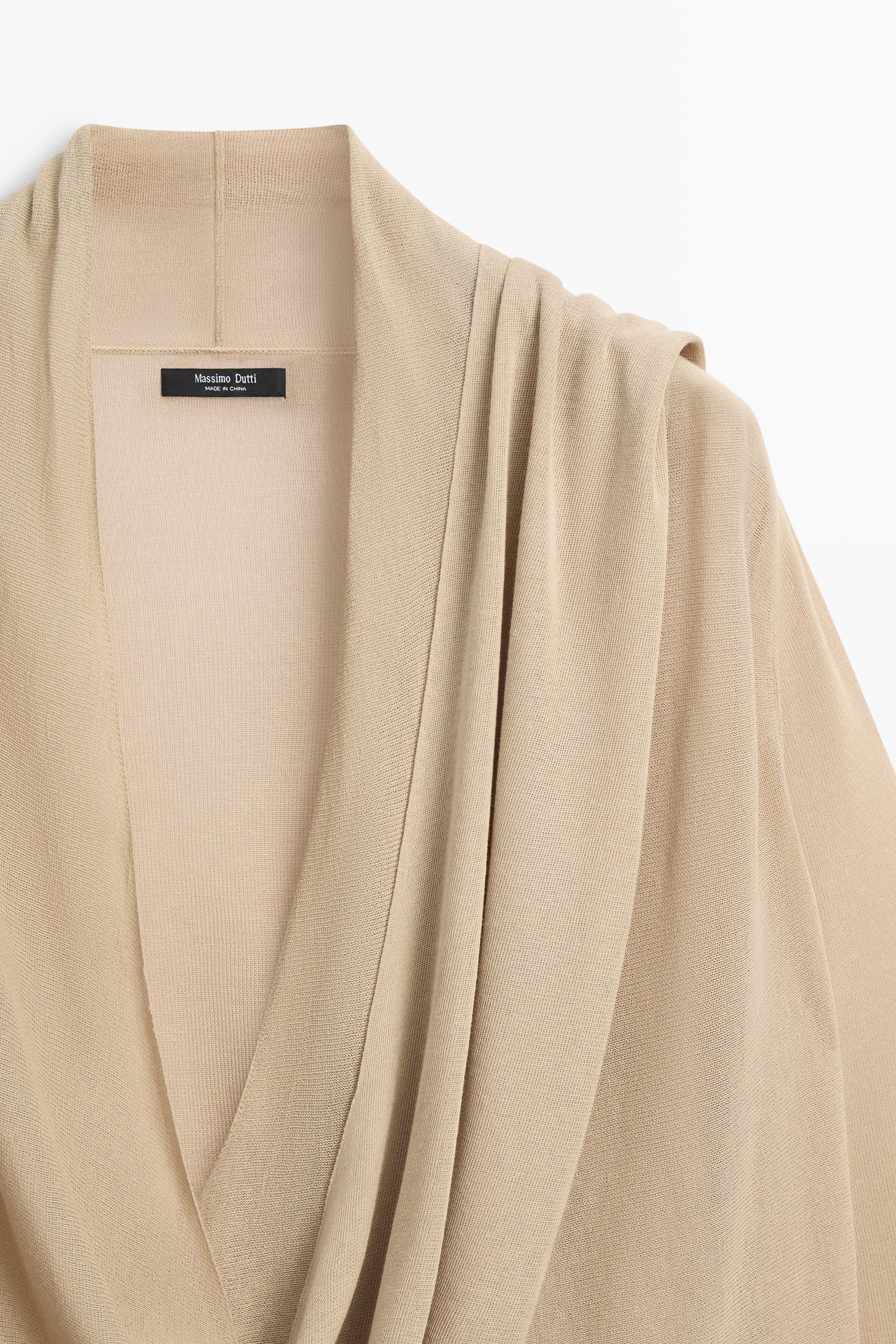 Cardigan en maille à détail drapé croisé
